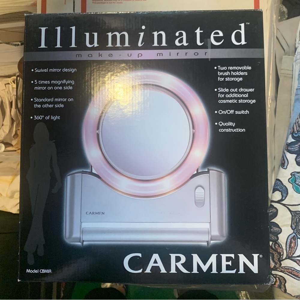 Carmen Illuminated Makeup Mirror with 2 sides. 5x magnifying storage